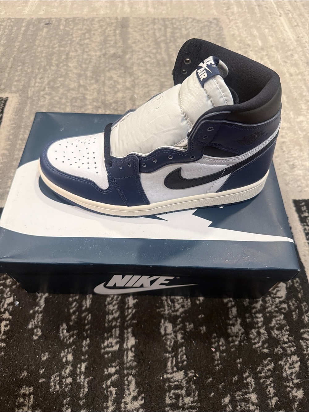 Nike Men's High-Top Sneakers in White and Navy